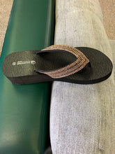 Load image into Gallery viewer, Golden Road Glitter Toe Thong Sandal/Rose Gold
