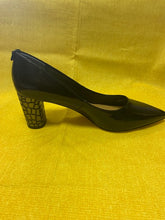 Load image into Gallery viewer, J. Renee&#39; Vaneeta Black Patent
