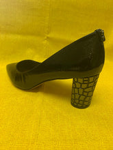 Load image into Gallery viewer, J. Renee&#39; Vaneeta Black Patent
