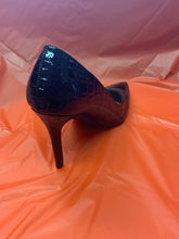 Load image into Gallery viewer, Pierre Dumas Black Pump
