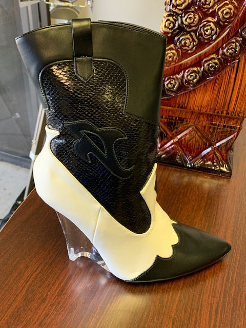 Black/White Ladies Calf Length Boot