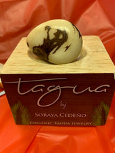 Load image into Gallery viewer, Tagua Jewelry by Soraya Cedeno
